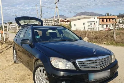 2011' Mercedes-Benz C 200