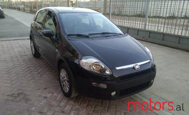 2011' Fiat Punto photo #3