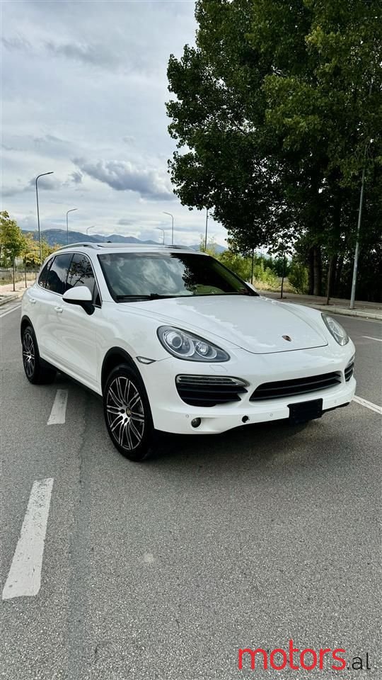 2012' Porsche Cayenne photo #6