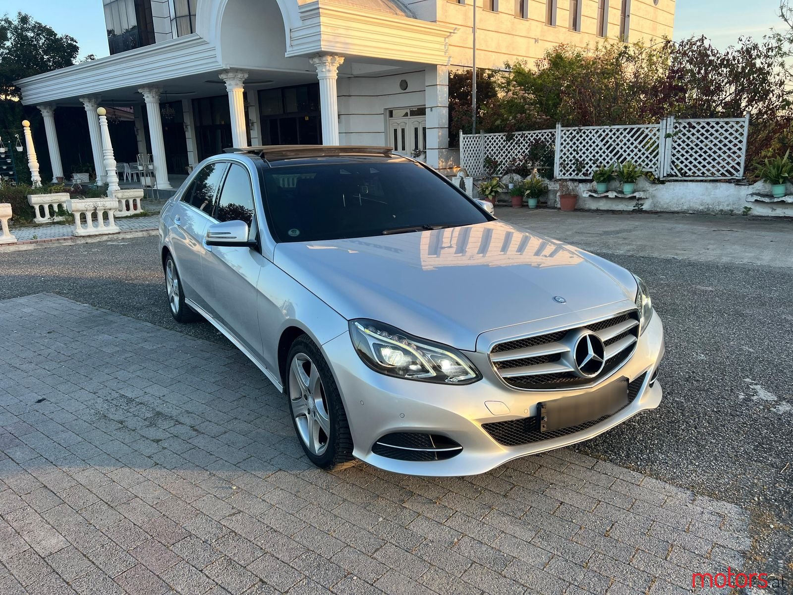 2014' Mercedes-Benz E 250 photo #1