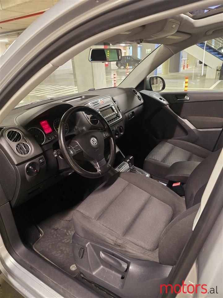 2009' Volkswagen Tiguan photo #6