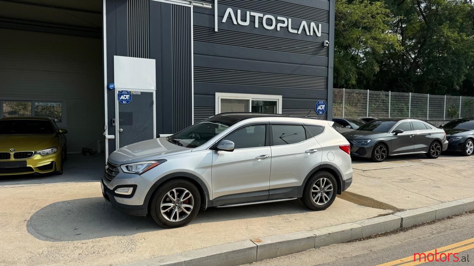 2013' Hyundai Santa Fe photo #6