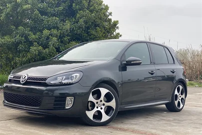 2011' Volkswagen Golf