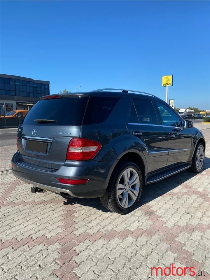 2011' Mercedes-Benz ML 350 photo #5