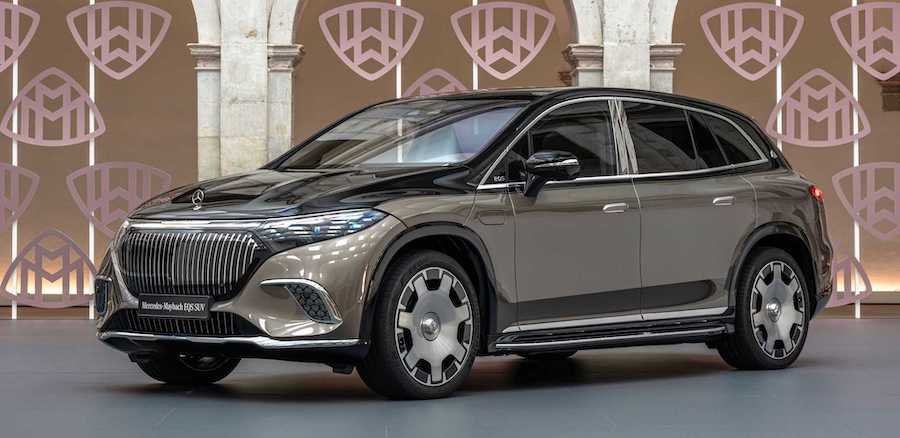 2024 Mercedes-Maybach EQS SUV Revealed In All Its Two-Tone Glory