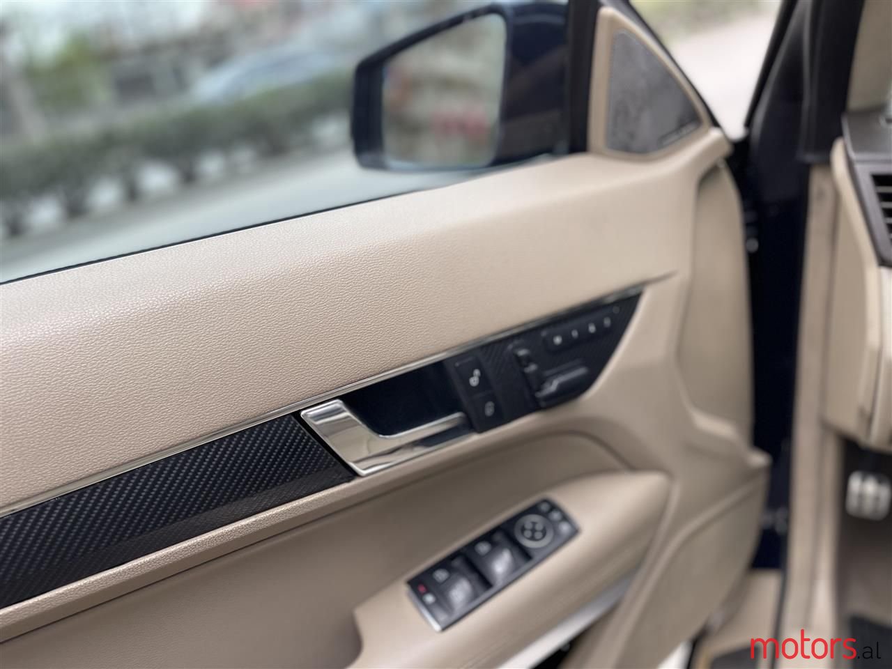 2012' Mercedes-Benz E 350 photo #5