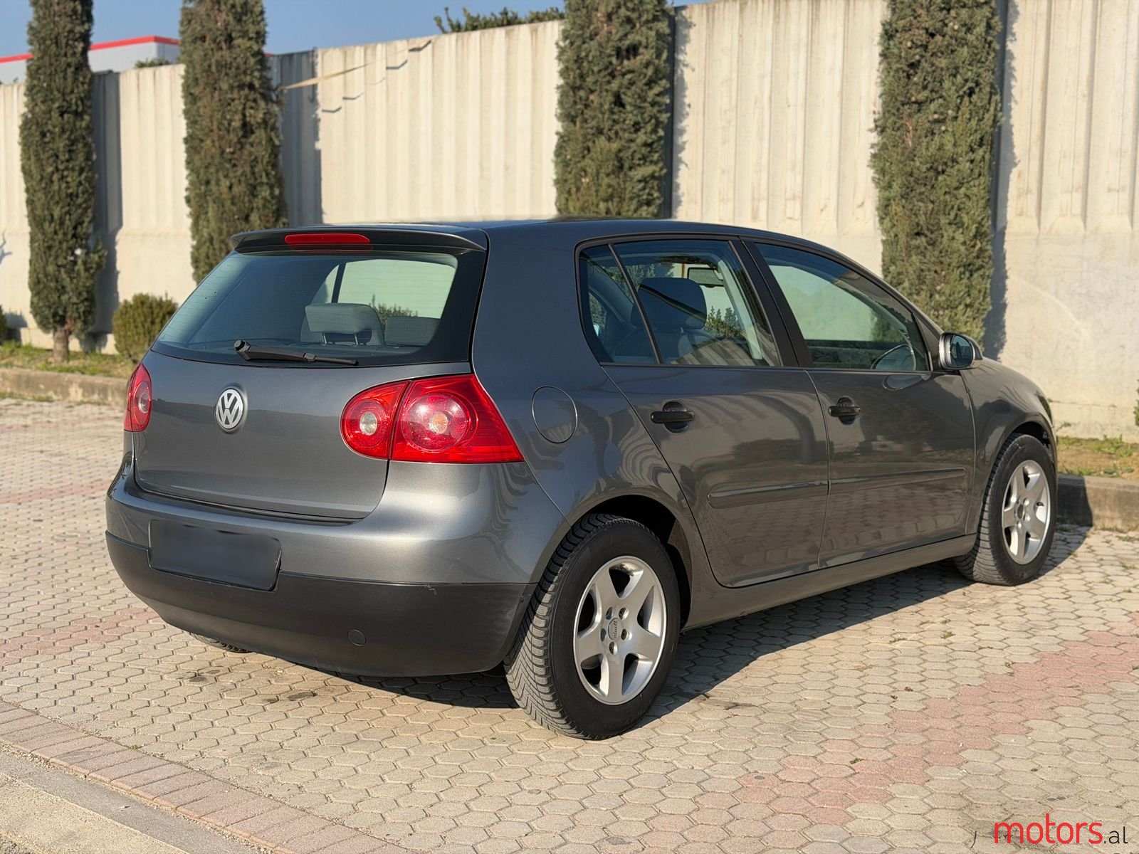 2005' Volkswagen Golf photo #4