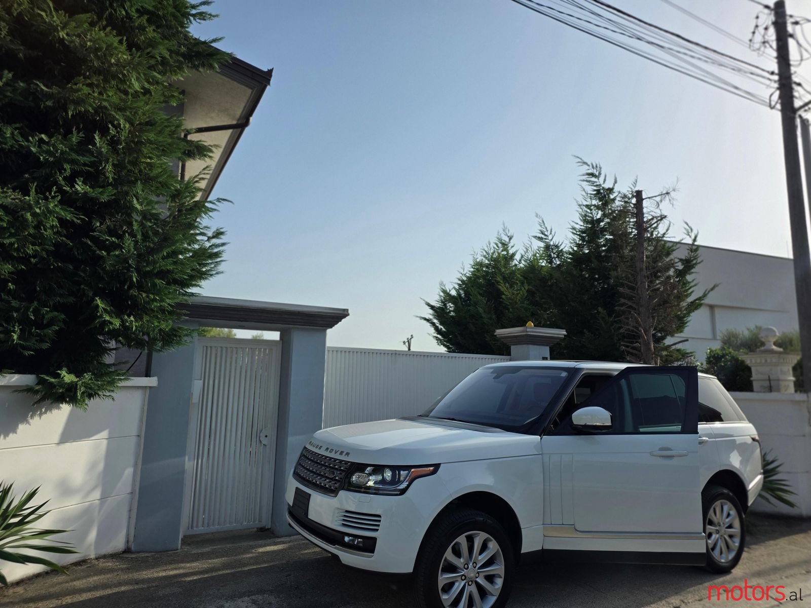 2016' Land Rover Range Rover photo #2