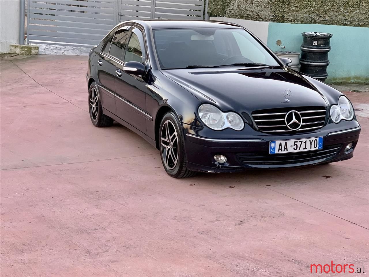 2005' Mercedes-Benz C 220 photo #2