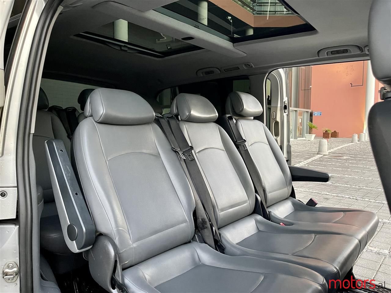 2008' Mercedes-Benz Viano photo #6