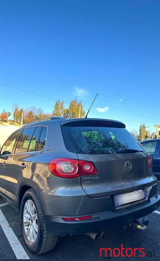 2009' Volkswagen Tiguan photo #3