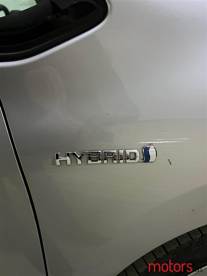 2011' Toyota Auris photo #5