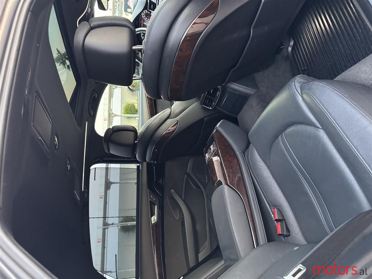 2015' Audi A8 photo #3