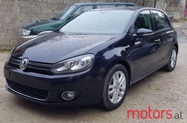 2011' Volkswagen Golf photo #1