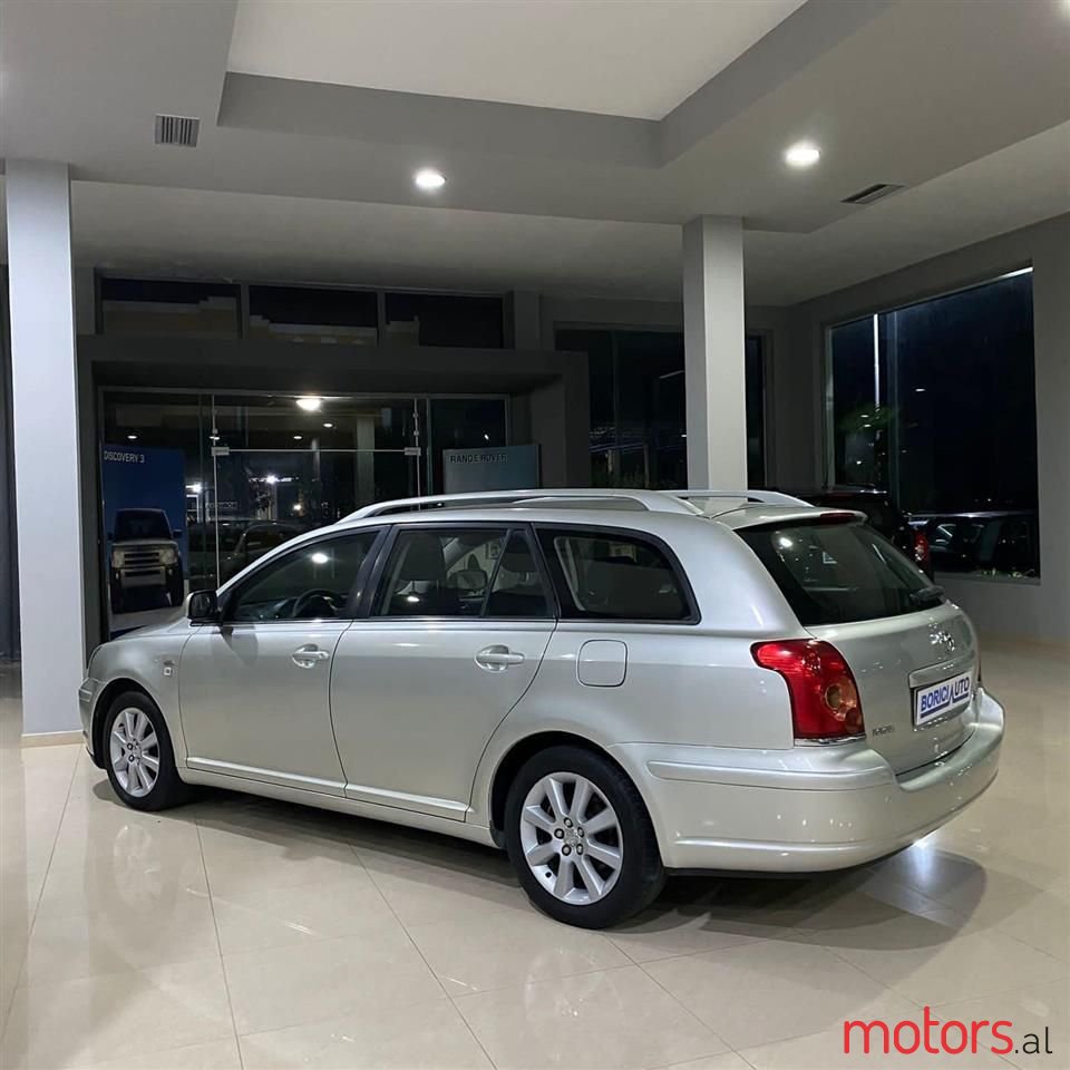 2004' Toyota Avensis photo #5