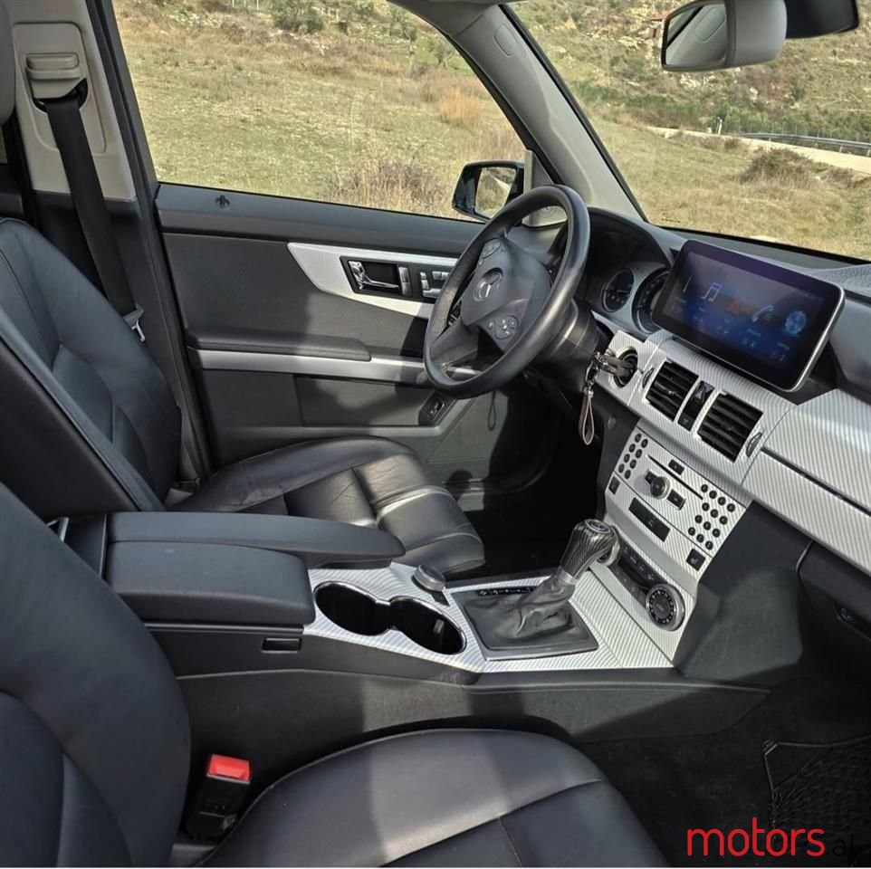 2011' Mercedes-Benz GLK 220 photo #2