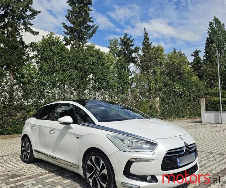 2014' Citroen DS5 photo #4