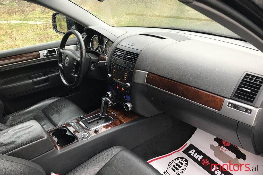 2007' Volkswagen Touareg photo #2