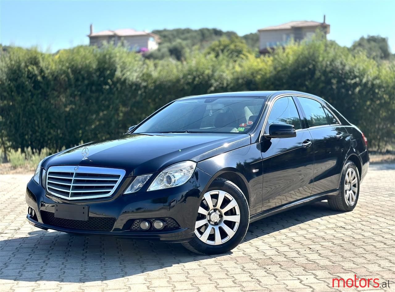 2010' Mercedes-Benz E 220 photo #1