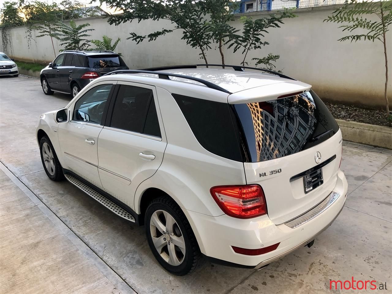 2010' Mercedes-Benz ML 350 photo #3