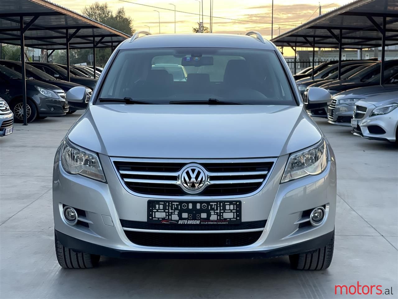 2008' Volkswagen Tiguan photo #2