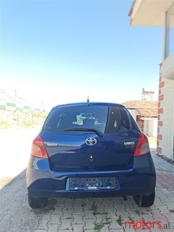 2007' Toyota Yaris photo #3