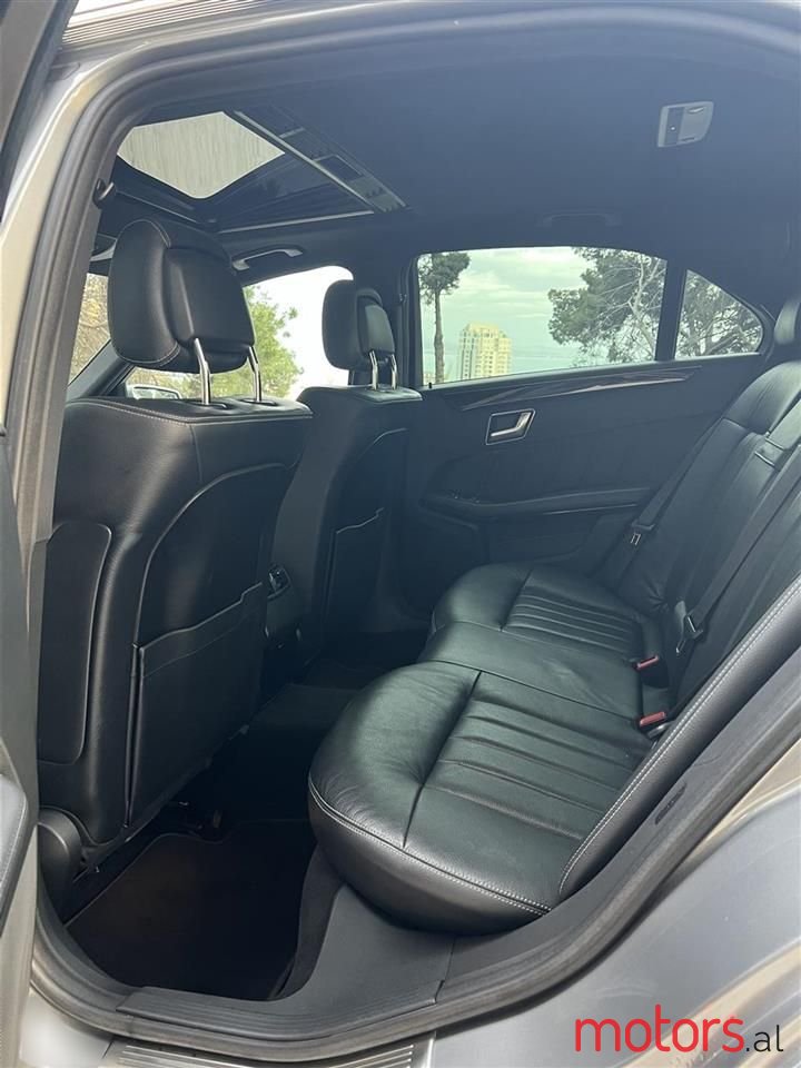 2015' Mercedes-Benz E 220 photo #5