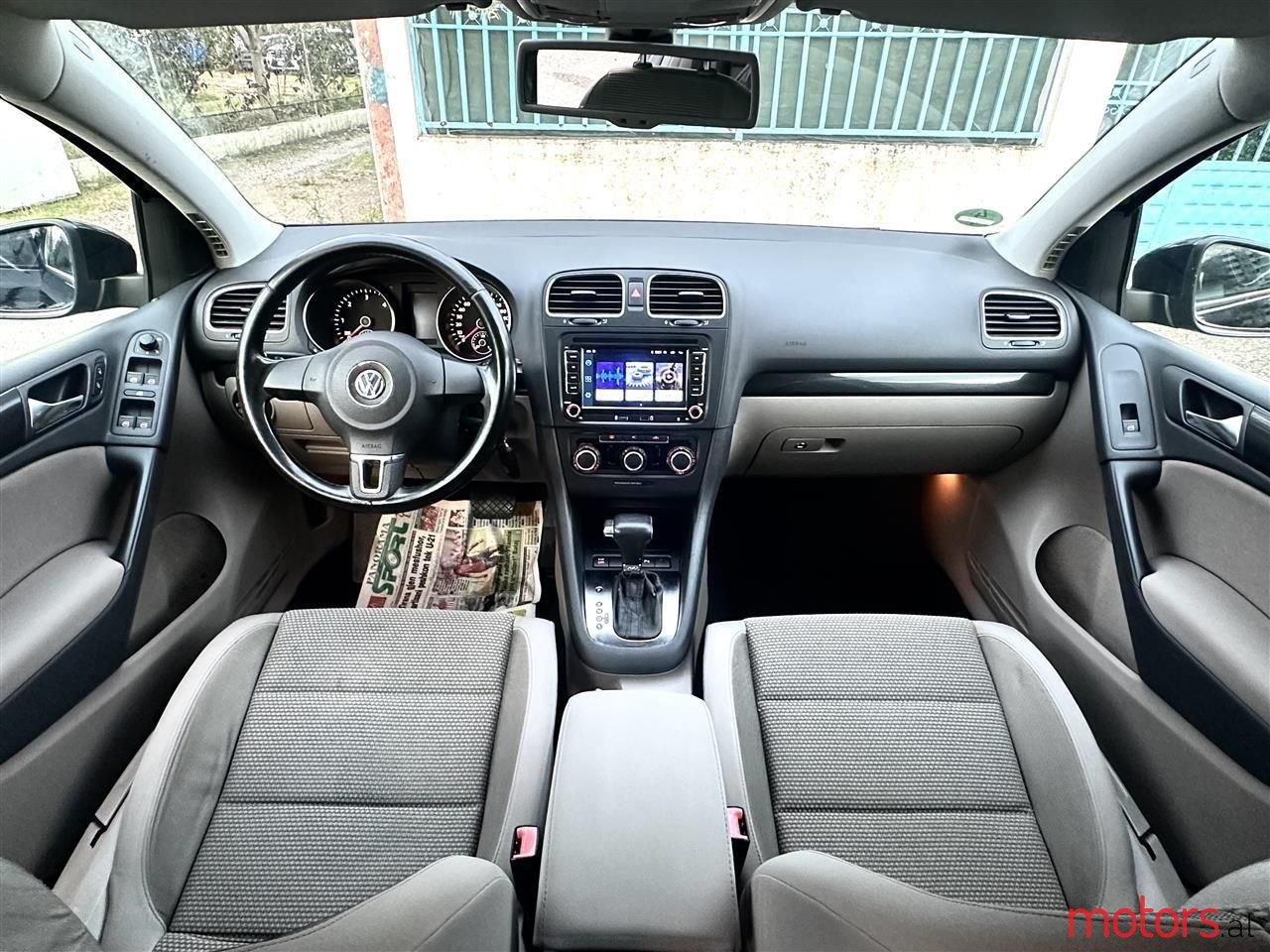 2009' Volkswagen Golf photo #6