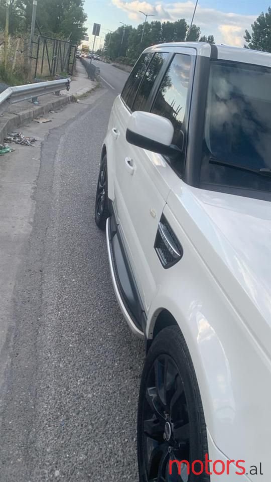 2011' Land Rover Range Rover Sport photo #2