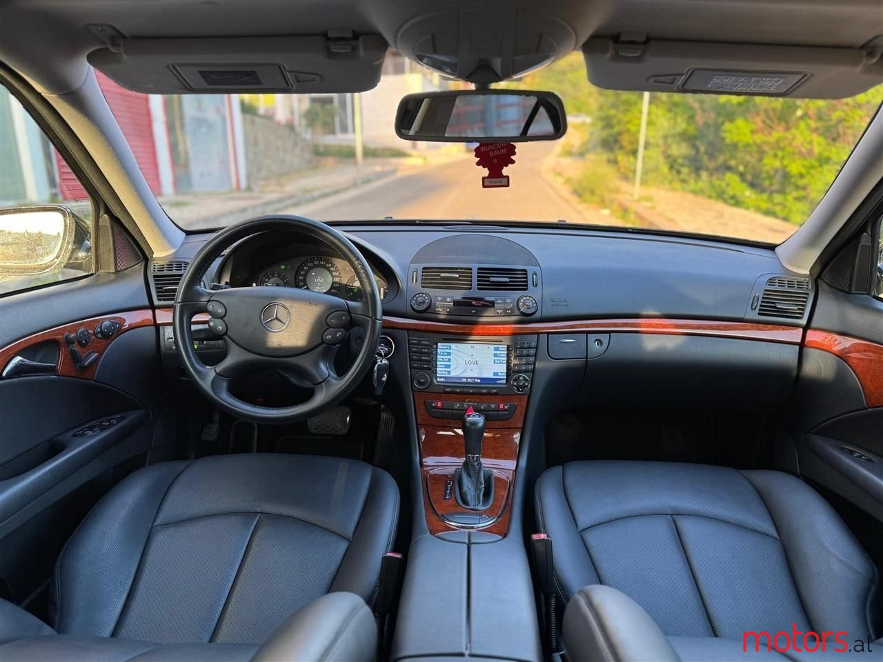 2007' Mercedes-Benz E 220 photo #3