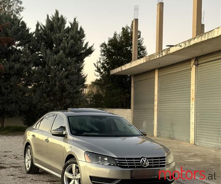 2013' Volkswagen Passat photo #1