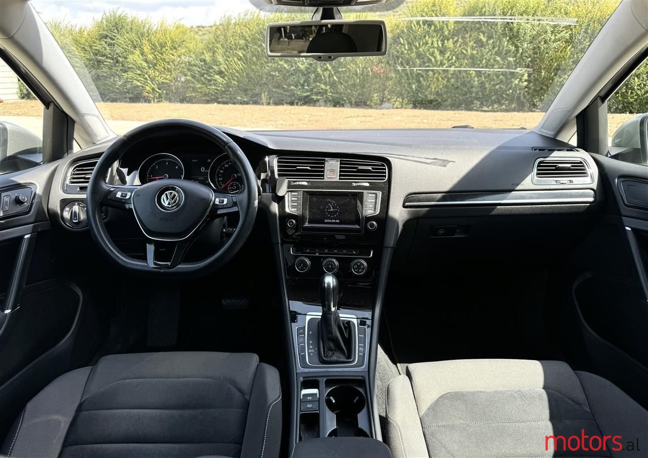 2014' Volkswagen Golf photo #2