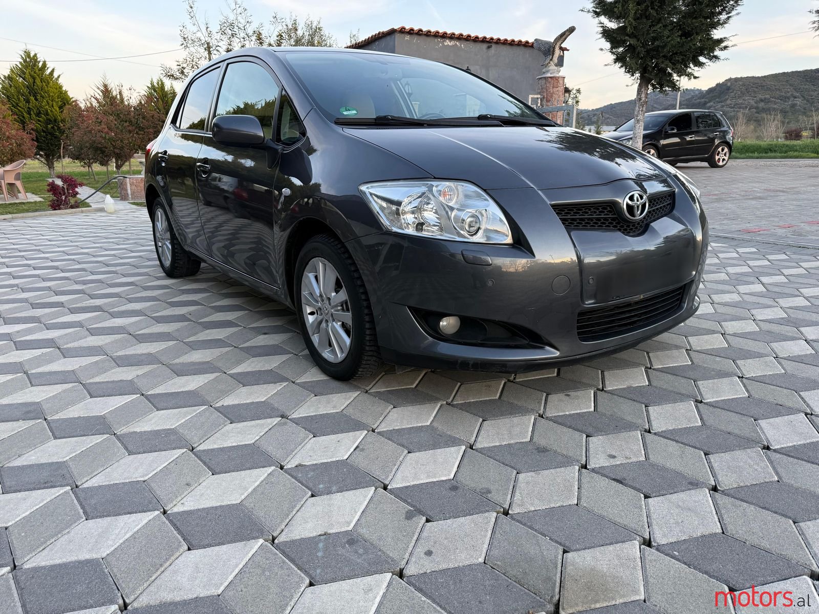 2007' Toyota Auris photo #2