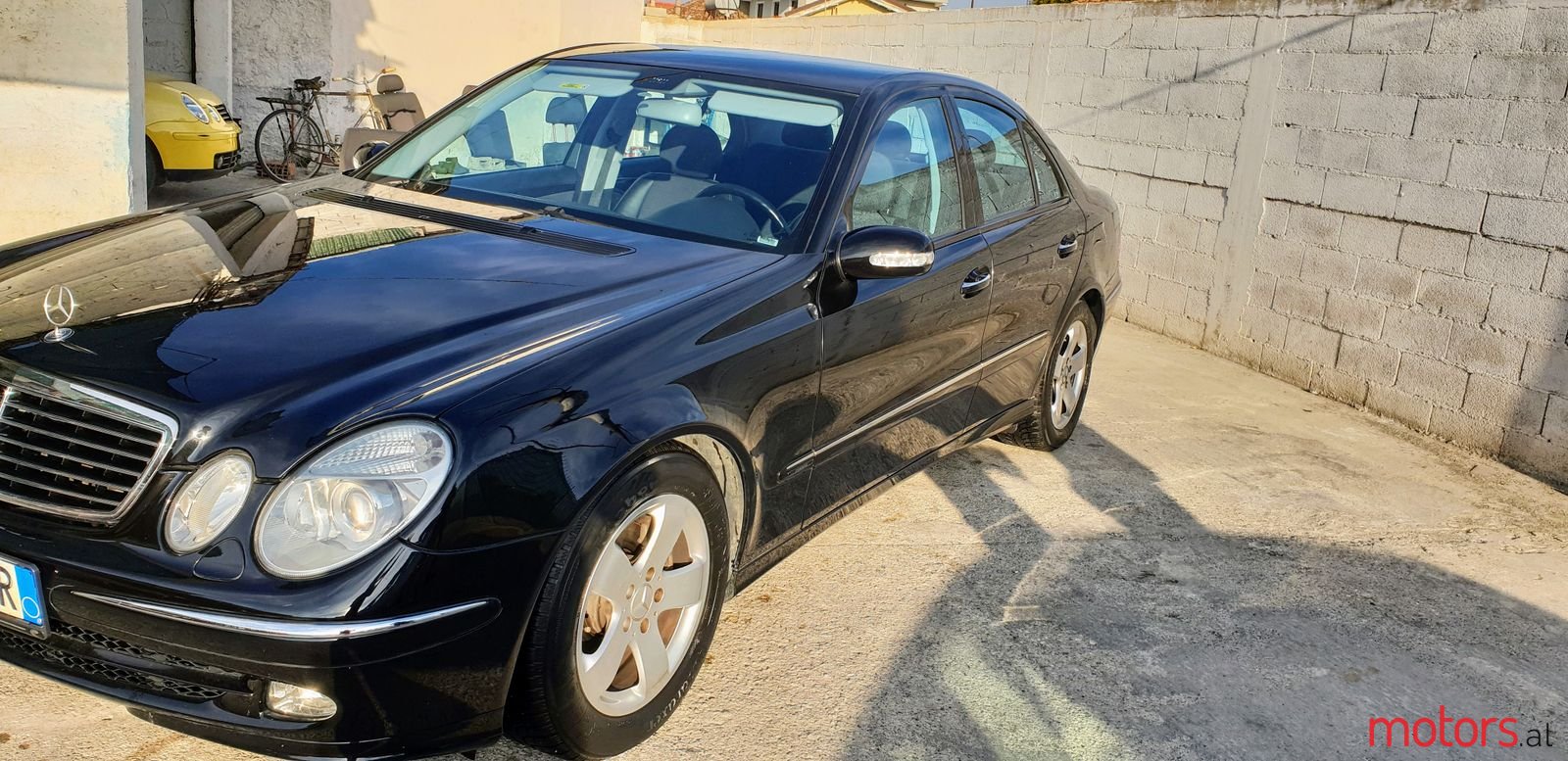 2004' Mercedes-Benz 260E photo #2