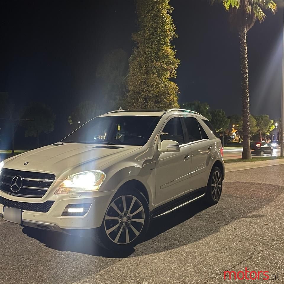 2011' Mercedes-Benz ML 350 photo #2