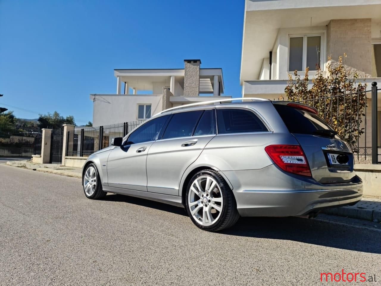 2012' Mercedes-Benz C 200 photo #2
