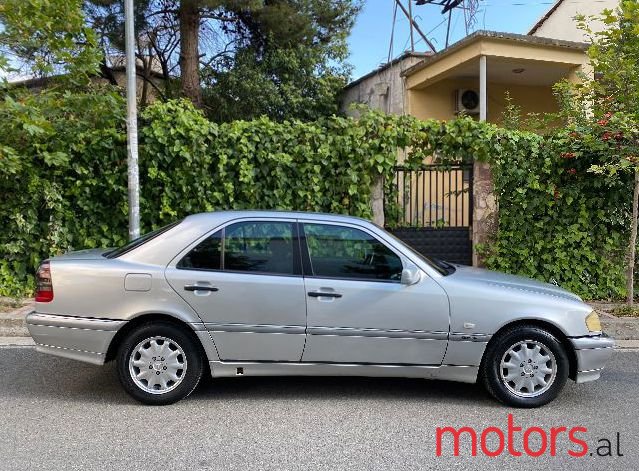 2005' Mercedes-Benz C-Class photo #1