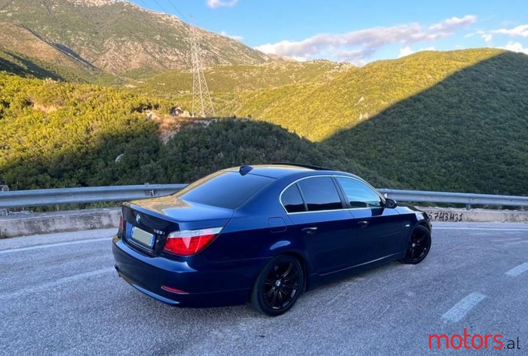 2009' BMW 528 photo #3