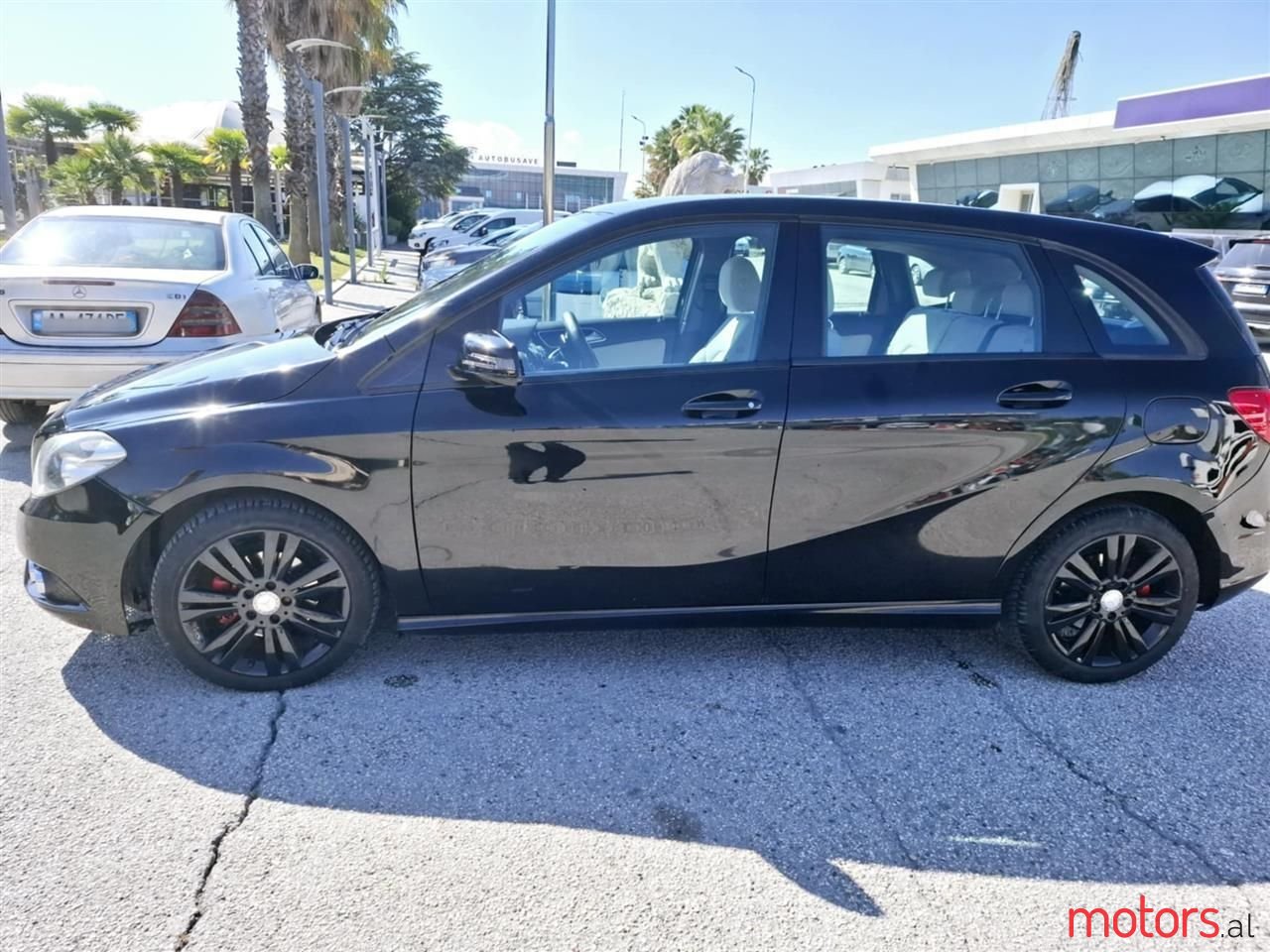 2013' Mercedes-Benz B 180 photo #5