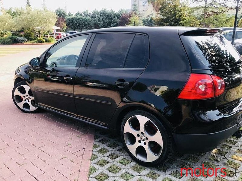 2004' Volkswagen Golf photo #1