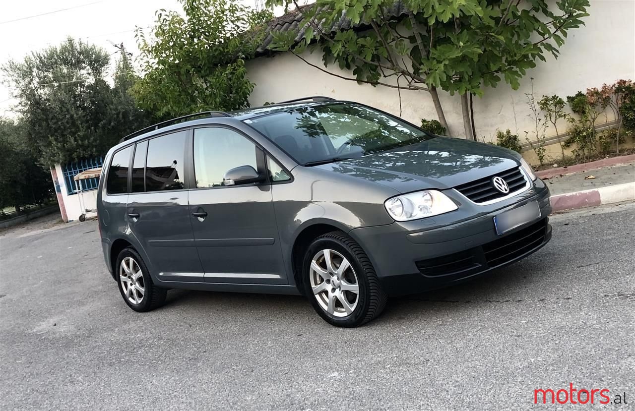2006' Volkswagen Touran photo #1
