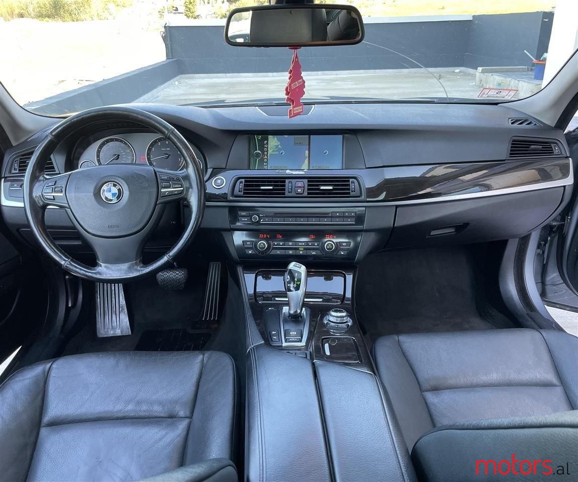 2011' BMW 535 photo #3