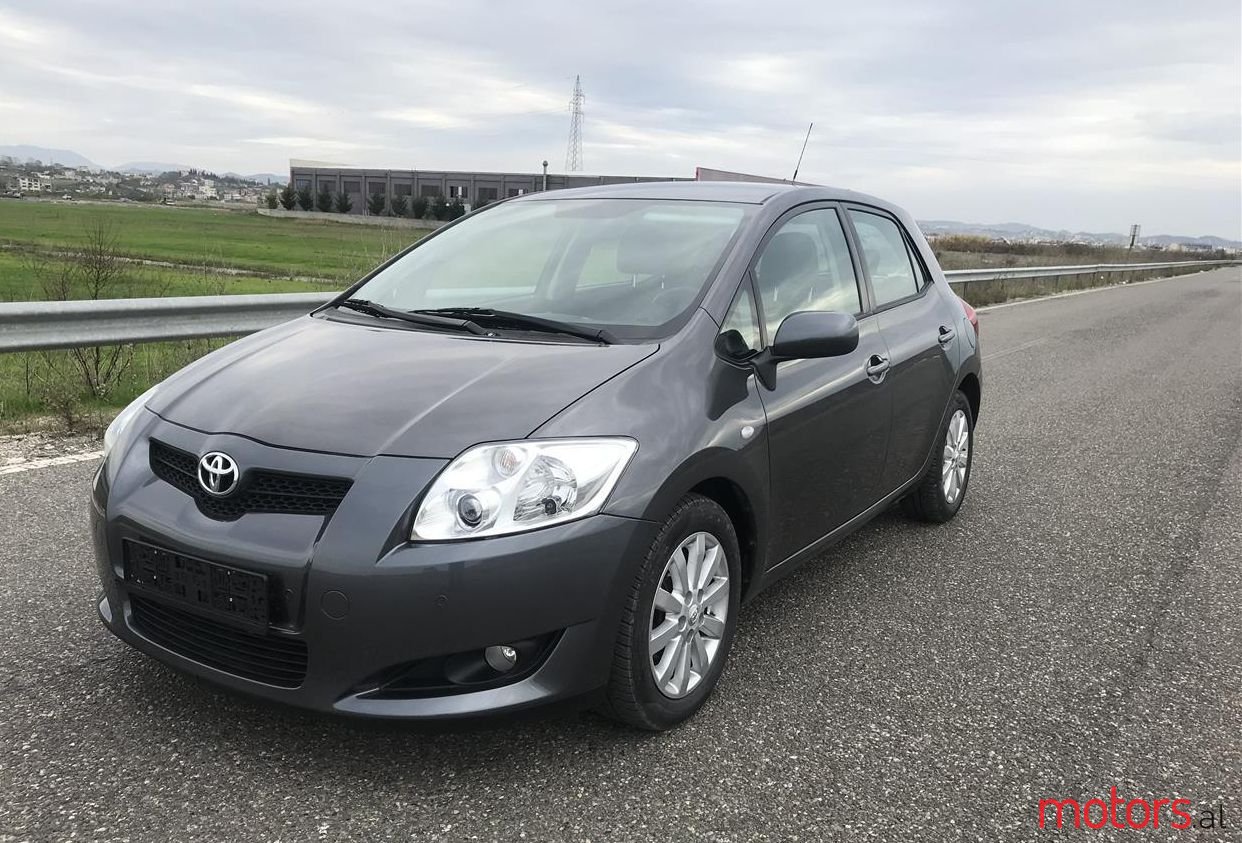2007' Toyota Auris photo #1