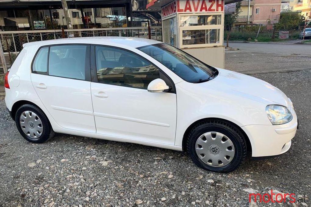 2005' Volkswagen Golf photo #1