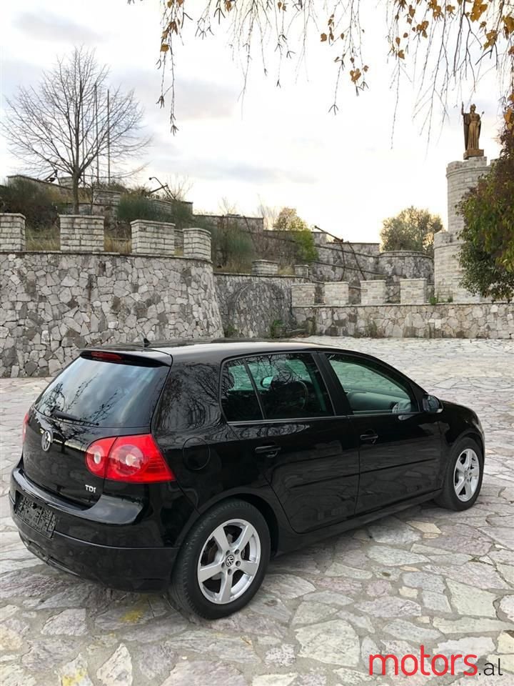 2008' Volkswagen Golf photo #4