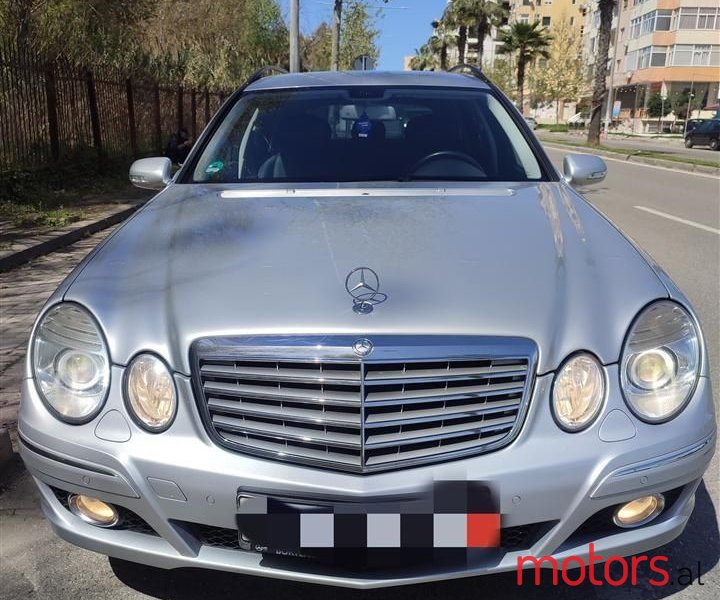 2008' Mercedes-Benz E 200 photo #4