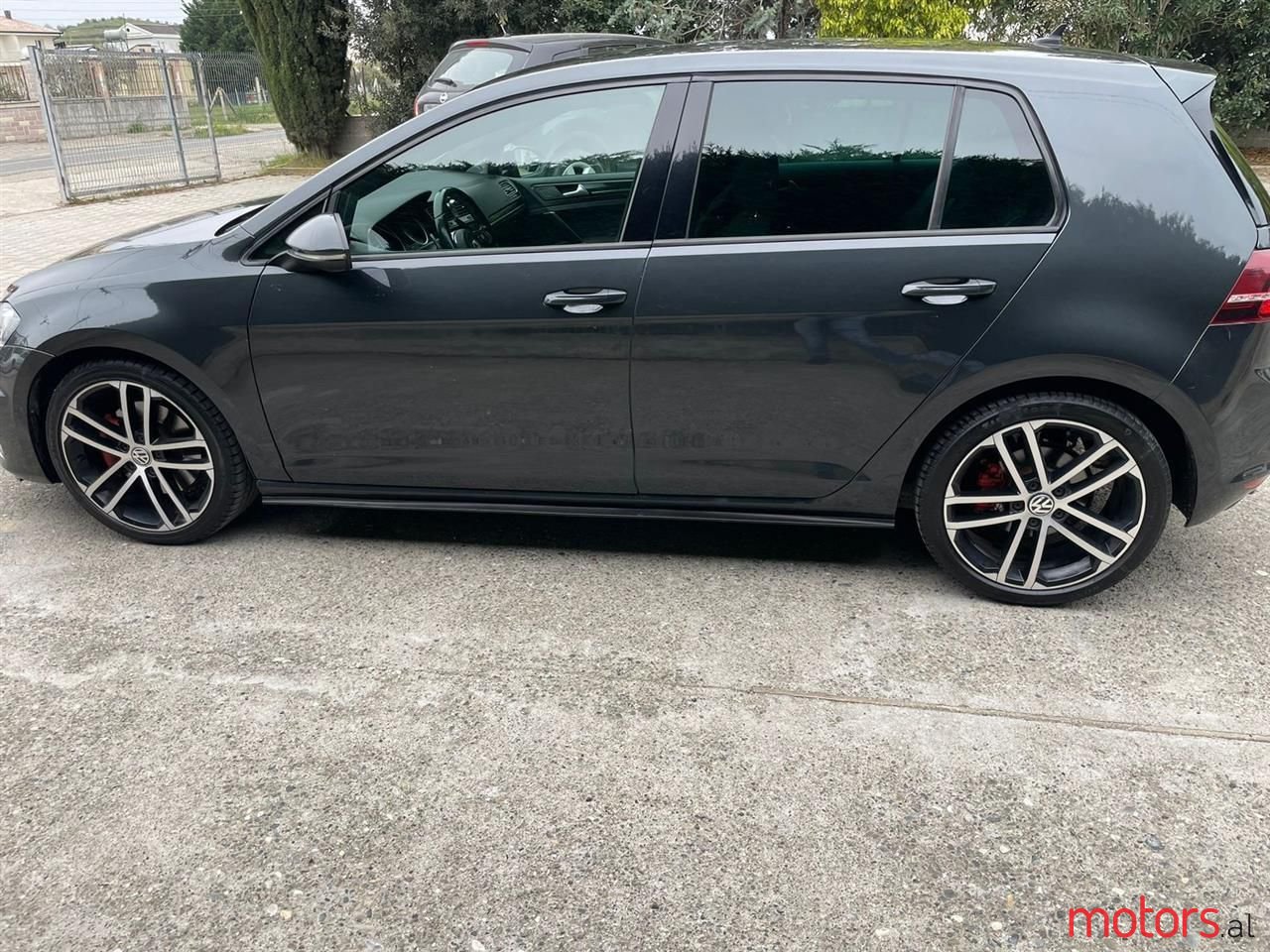 2013' Volkswagen Golf photo #1