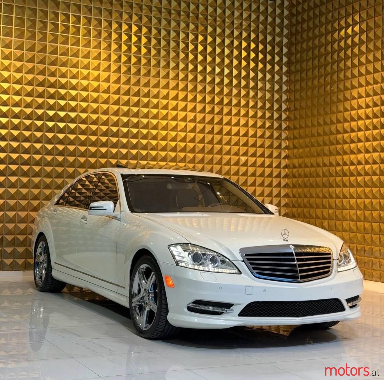 2011' Mercedes-Benz S 550 photo #1