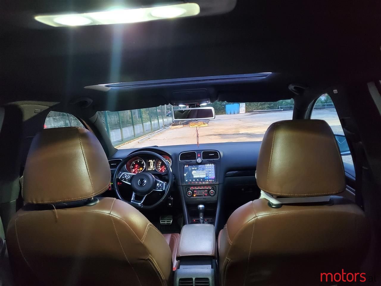 2011' Volkswagen Golf photo #5