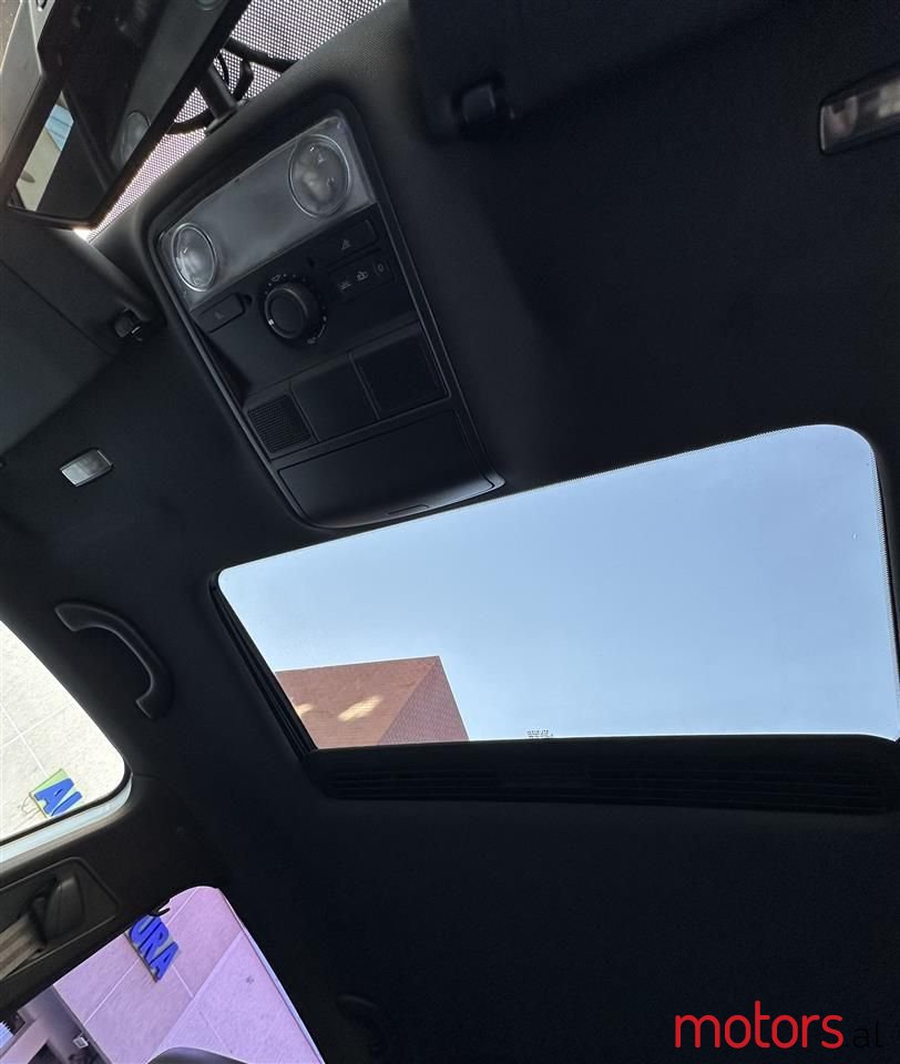 2012' Volkswagen Golf photo #4